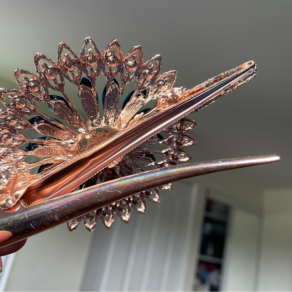 Vibrant Blue Hair Clip - Picture 4 of 6